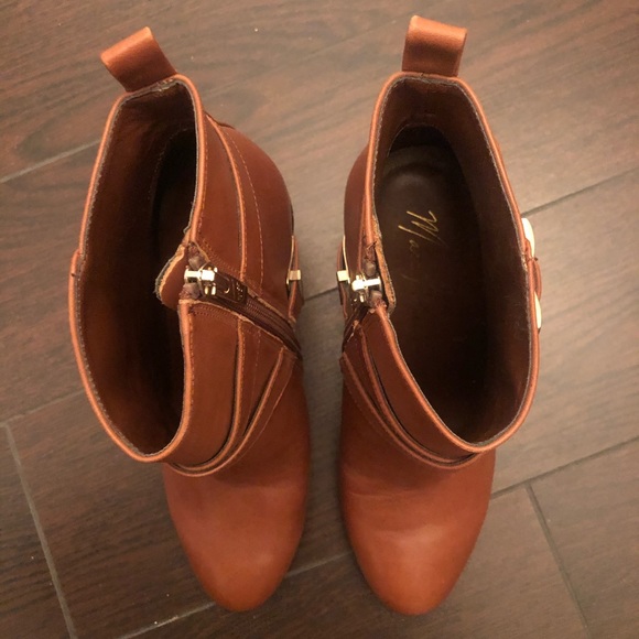 Marc Fisher Tan leather booties - Picture 5 of 5